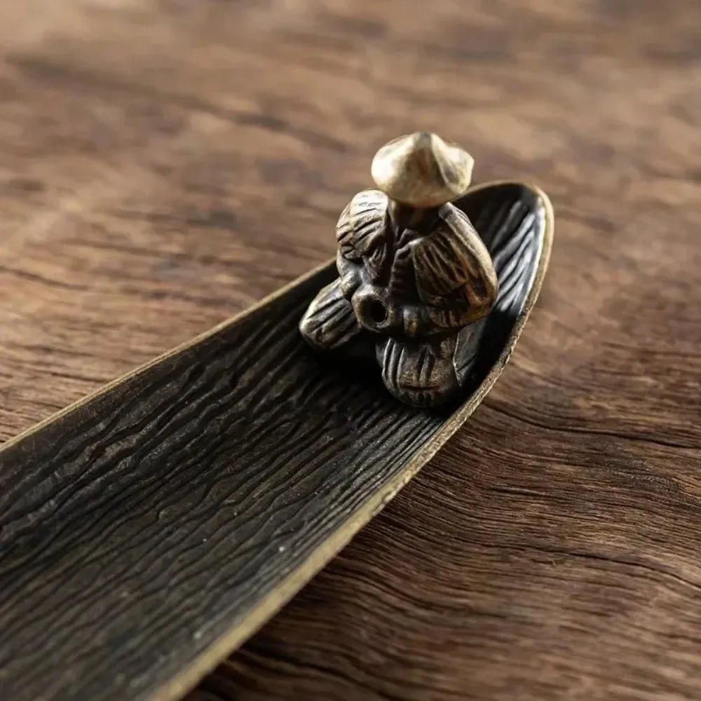 Japanese Style Fisherman Boat Incense Holder | Zen Home Decor - Glow & Drift